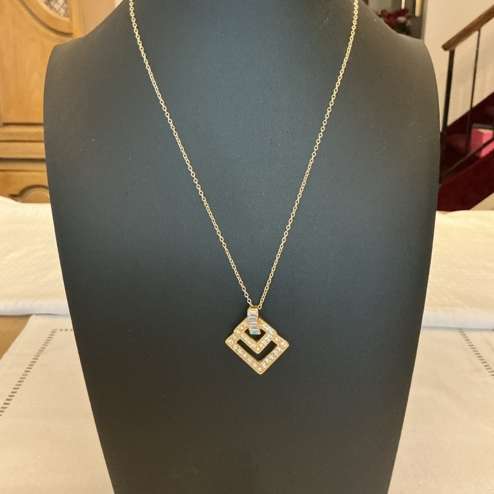 Kenneth J. Lane Vintage Gold Plated pendant Necklace